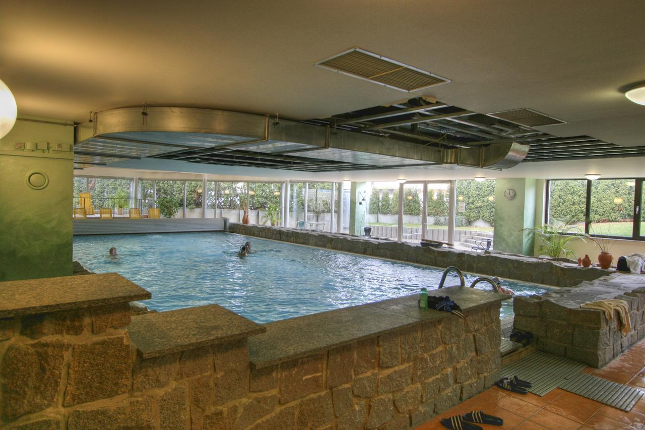 Sport Und Tagungshotel Kenzingen Exteriör bild