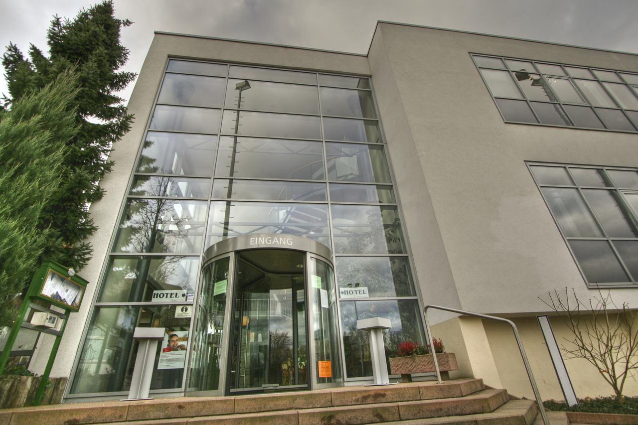 Sport Und Tagungshotel Kenzingen Exteriör bild