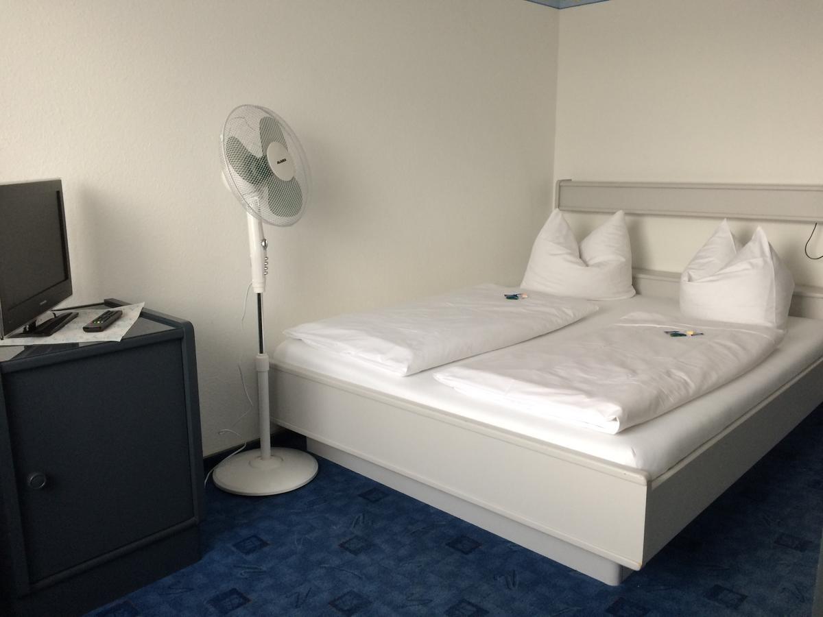 Sport Und Tagungshotel Kenzingen Exteriör bild