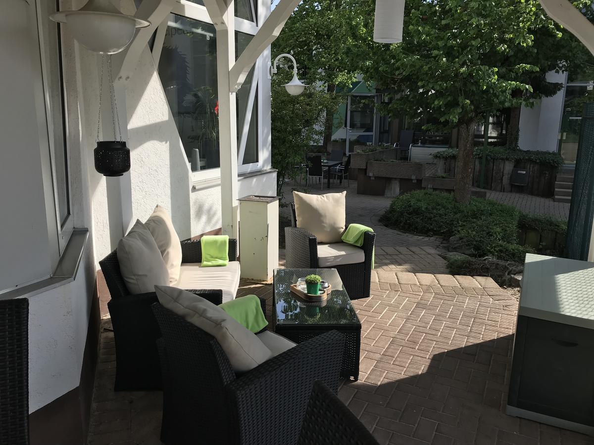 Sport Und Tagungshotel Kenzingen Exteriör bild